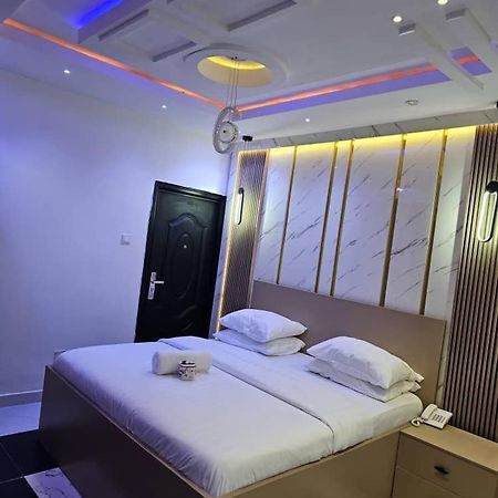 Vhs Vinchee Suites Lagos Luaran gambar