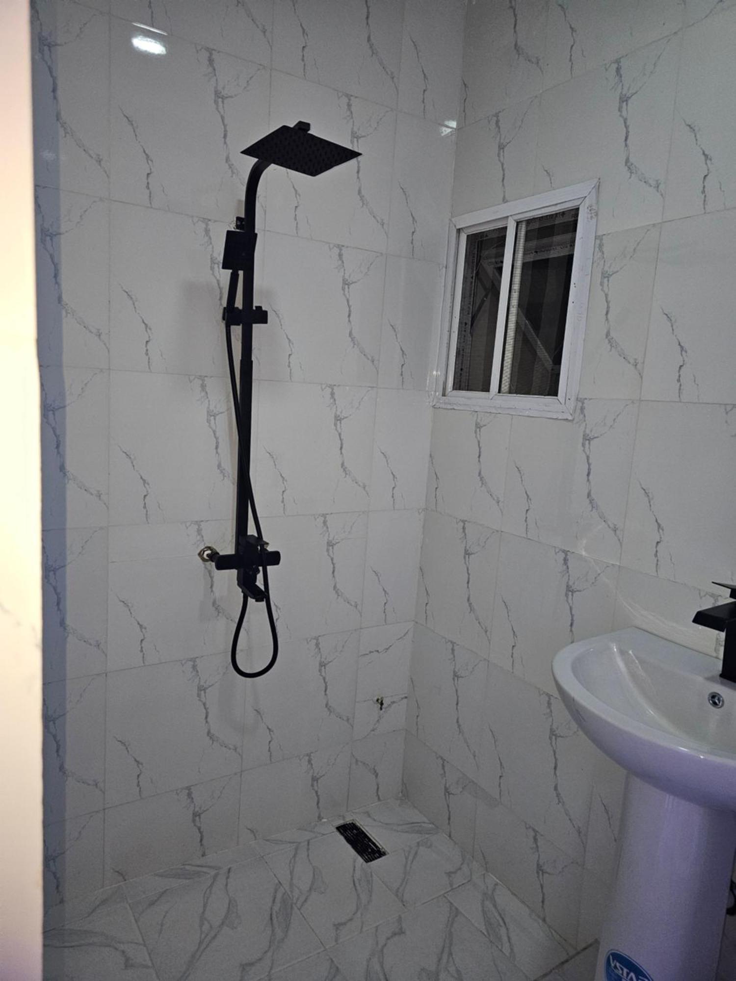 Vhs Vinchee Suites Lagos Luaran gambar