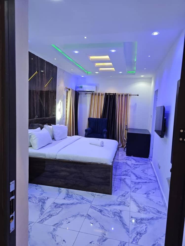 Vhs Vinchee Suites Lagos Luaran gambar