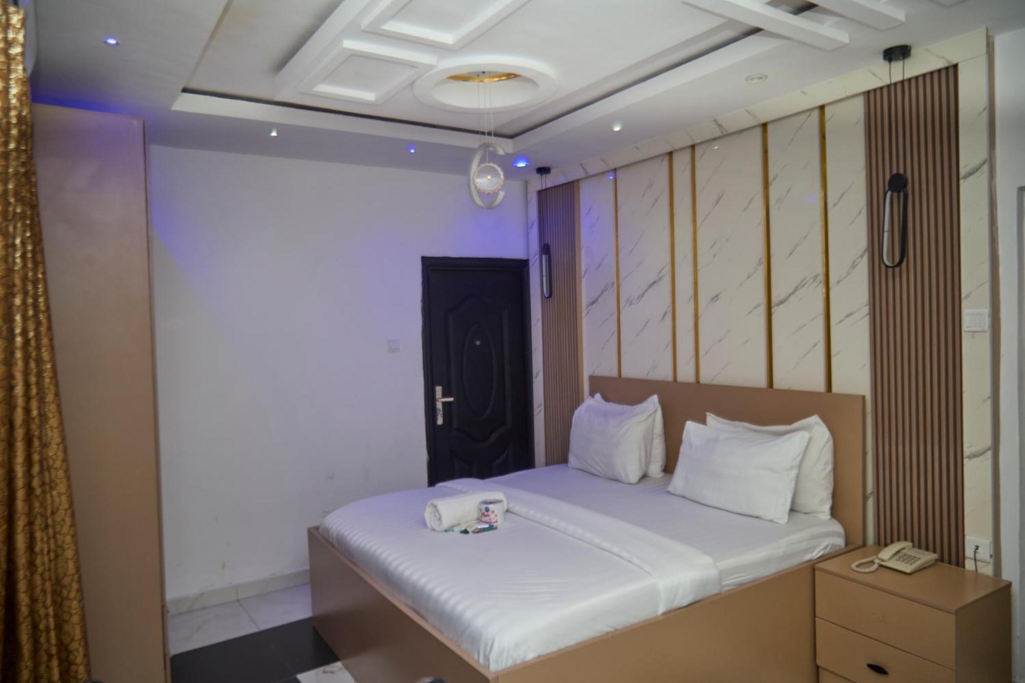 Vhs Vinchee Suites Lagos Luaran gambar