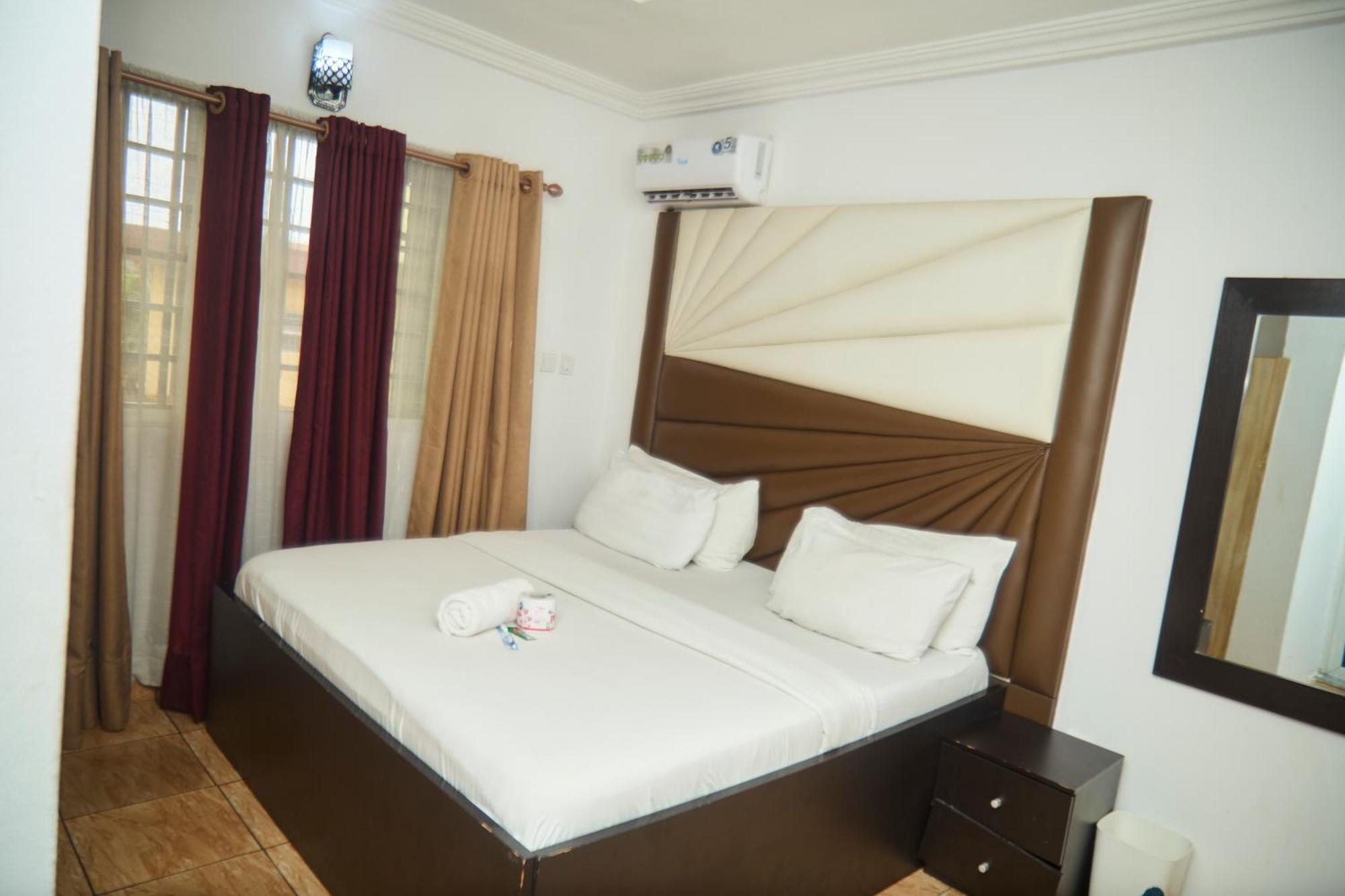 Vhs Vinchee Suites Lagos Luaran gambar