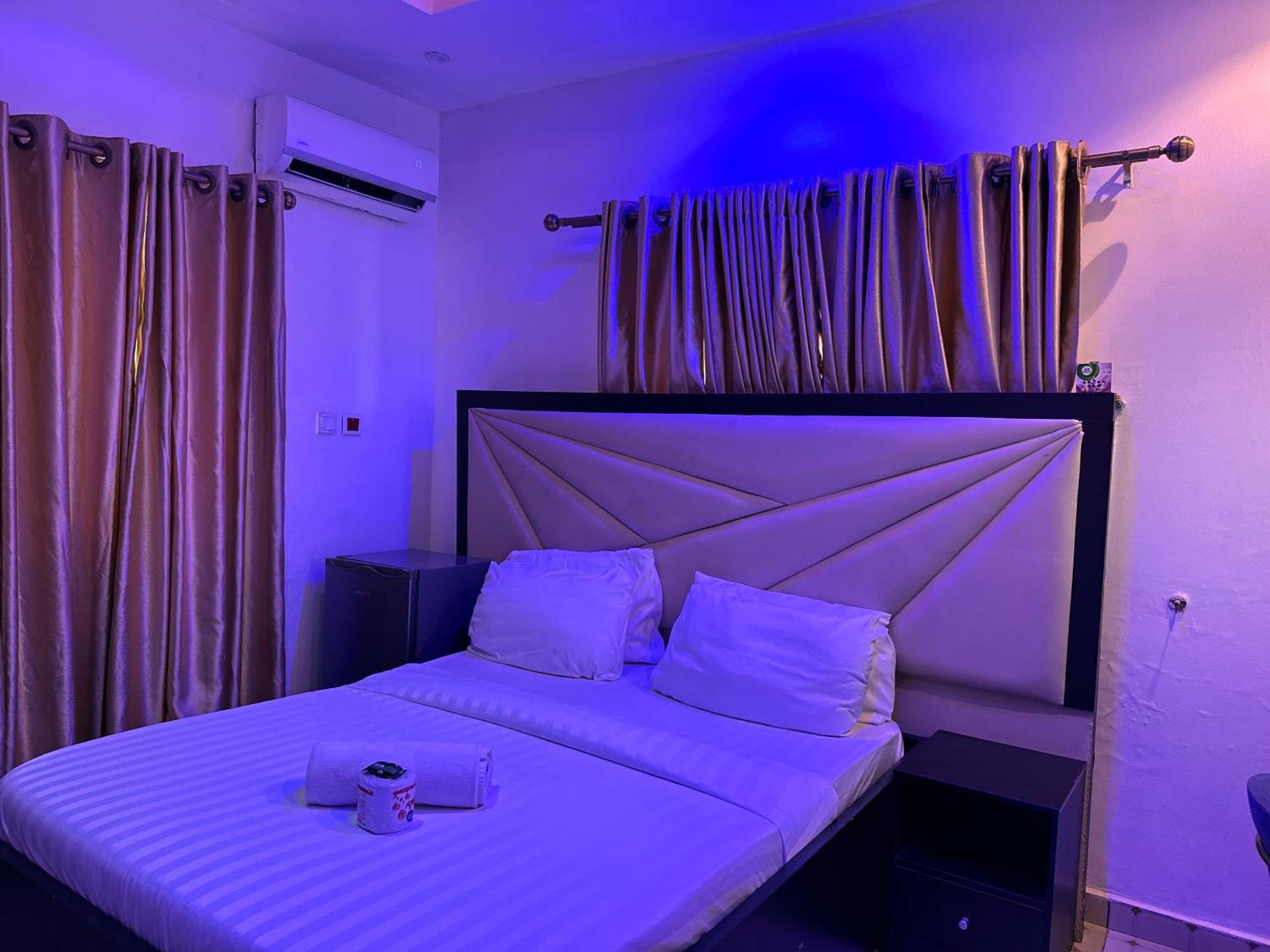 Vhs Vinchee Suites Lagos Luaran gambar