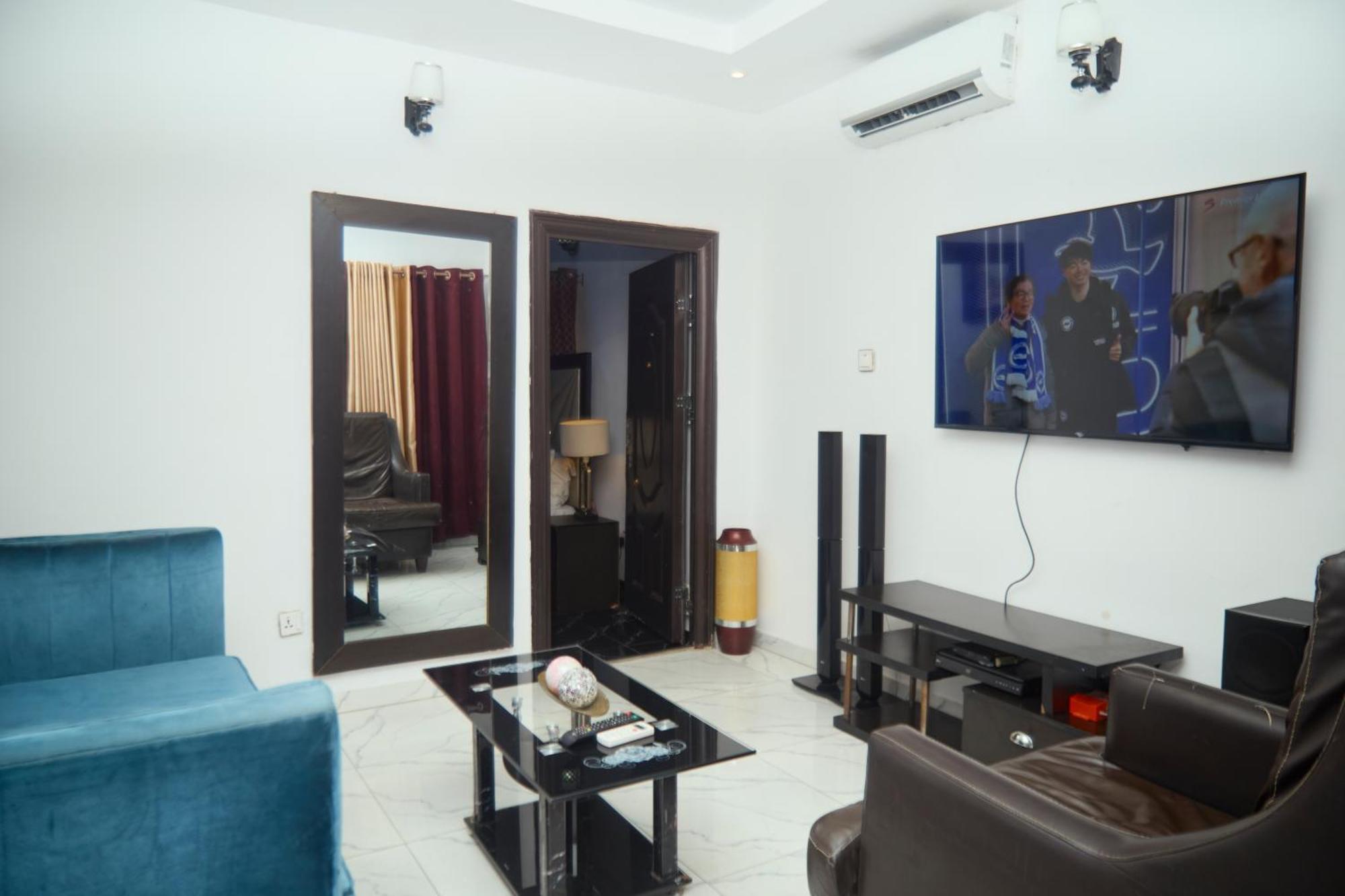 Vhs Vinchee Suites Lagos Luaran gambar