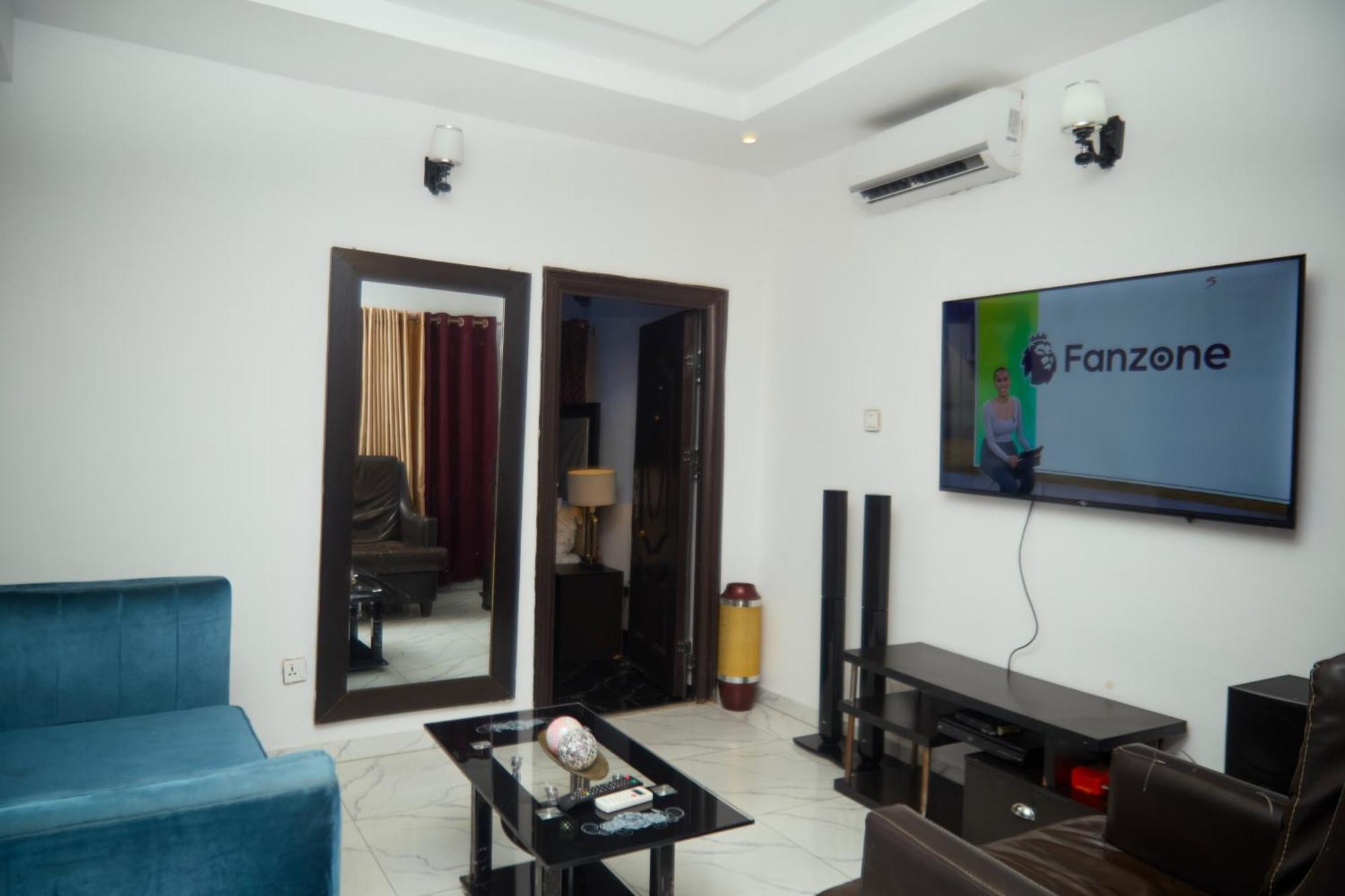 Vhs Vinchee Suites Lagos Luaran gambar